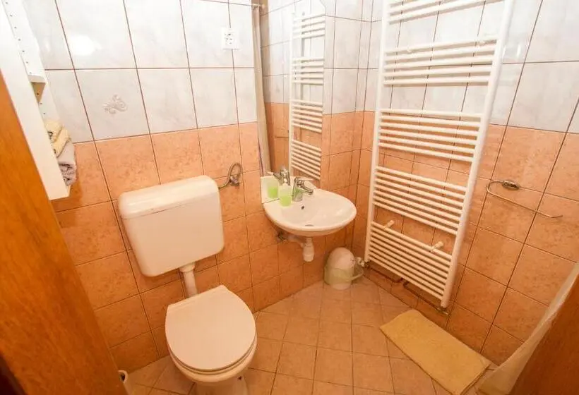 اتاق استاندارد چهار تخته, Tourist Farm Pri Martinovih