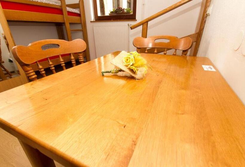 اتاق استاندارد چهار تخته, Tourist Farm Pri Martinovih