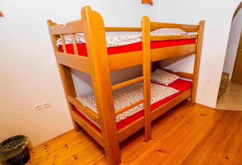 اتاق استاندارد چهار تخته, Tourist Farm Pri Martinovih