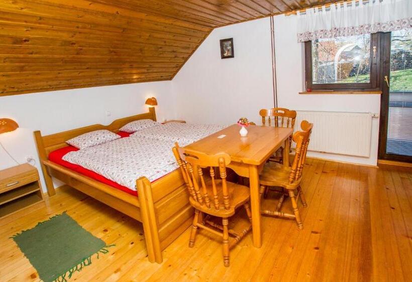 اتاق استاندارد چهار تخته, Tourist Farm Pri Martinovih