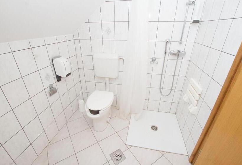 اتاق استاندارد برای معلولان, Tourist Farm Pri Martinovih