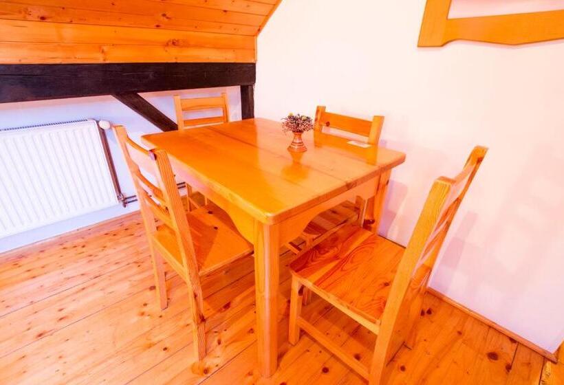 استودیو خانوادگی, Tourist Farm Pri Martinovih