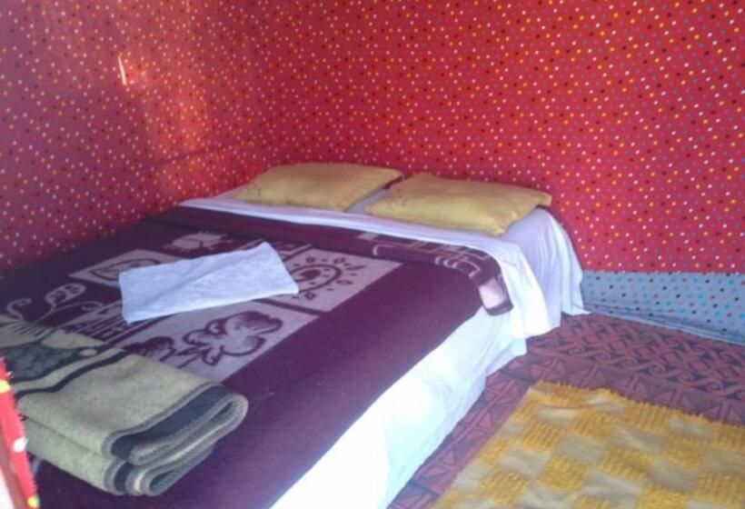 스탠다드 트리픔 룸 공동욕실, Auberge L'oasis Mhamid