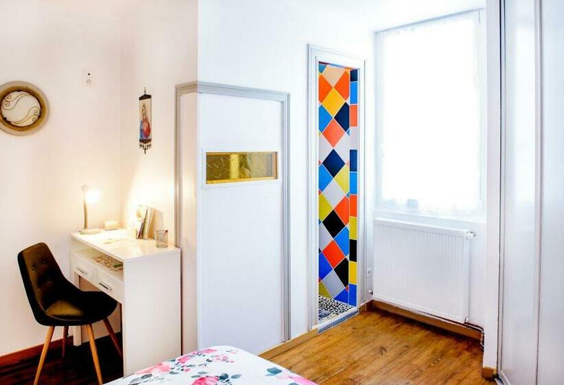 חדר סטנדרט, La Sainte Famille