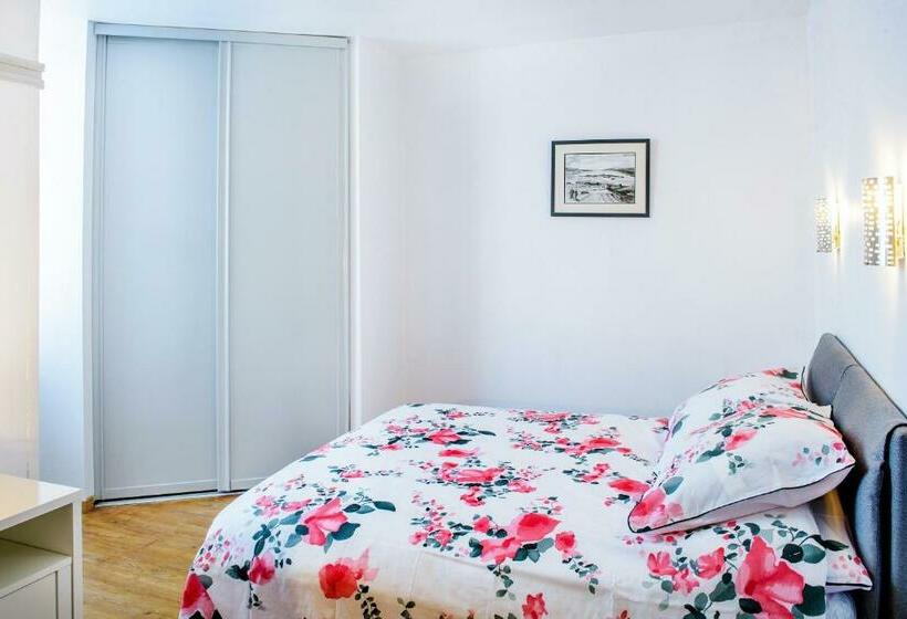 חדר סטנדרט, La Sainte Famille