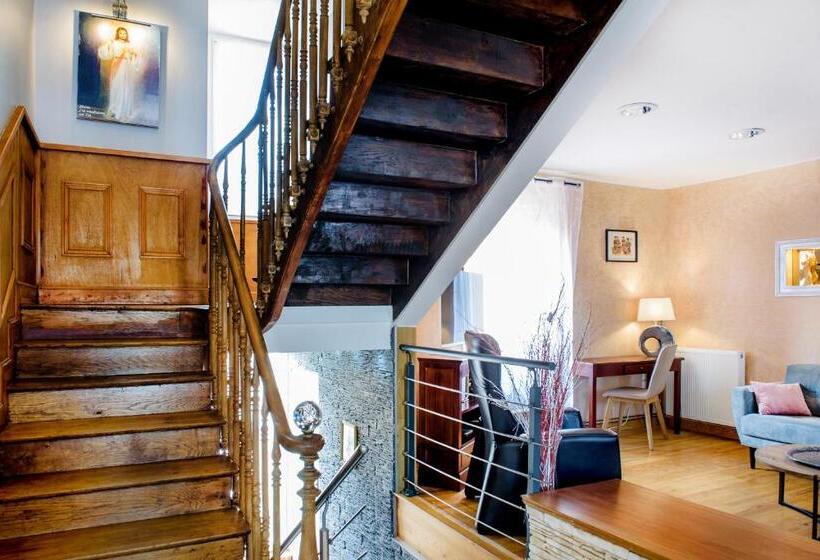 חדר סטנדרט, La Sainte Famille