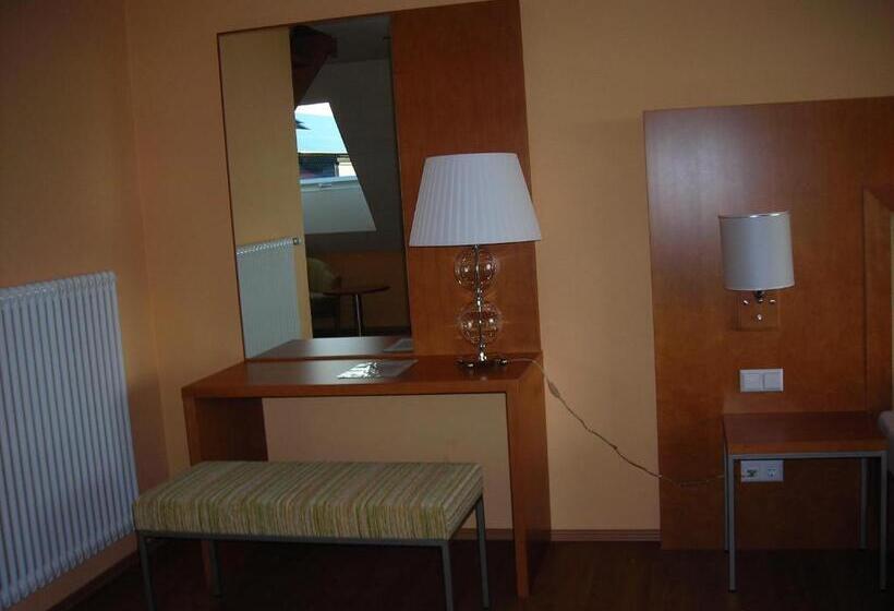 Suite Júnior Vista Parque, Gasthof Siller