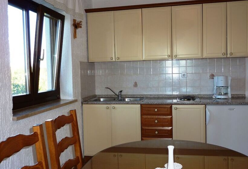 شقة غرفة نوم واحدة ذات إطلالة جانبية على البحر, House Coki