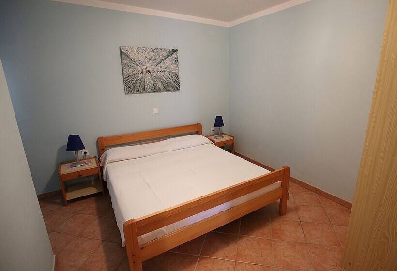 شقة غرفتين نوم مطلة على الحديقة, House Coki