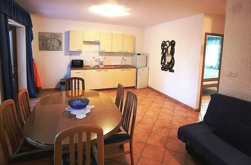 2 Bedroom Apartment Garden View, House Coki