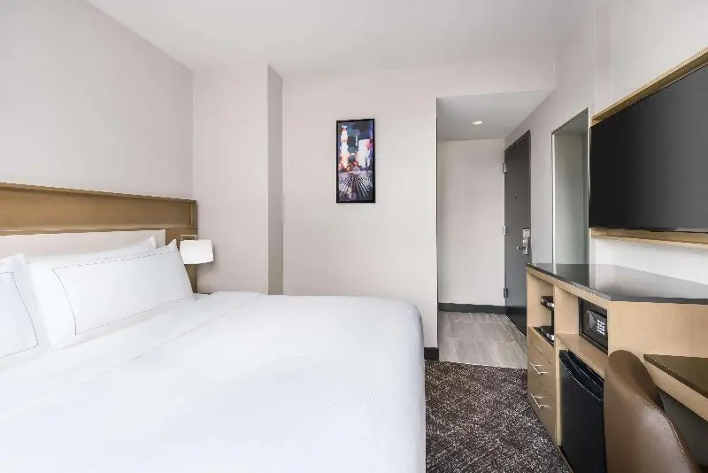 Standard-huone King-vuode, Doubletree By Hilton New York Times Square South