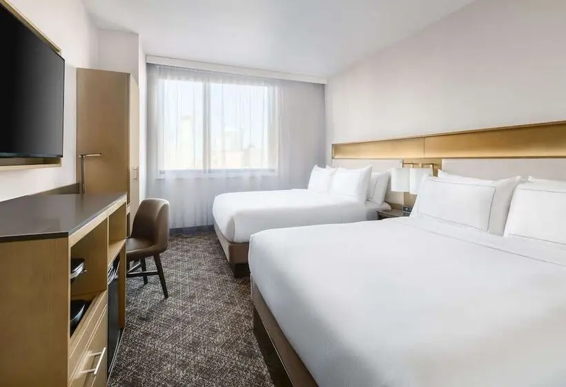Standard-huone 2 Parivuodetta, Doubletree By Hilton New York Times Square South