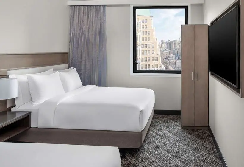 Standard-huone 2 Parivuodetta, Doubletree By Hilton New York Times Square South