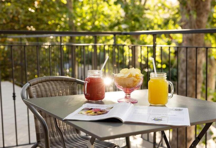 Трехместный Номер Стандарт с Балконом, Giordo