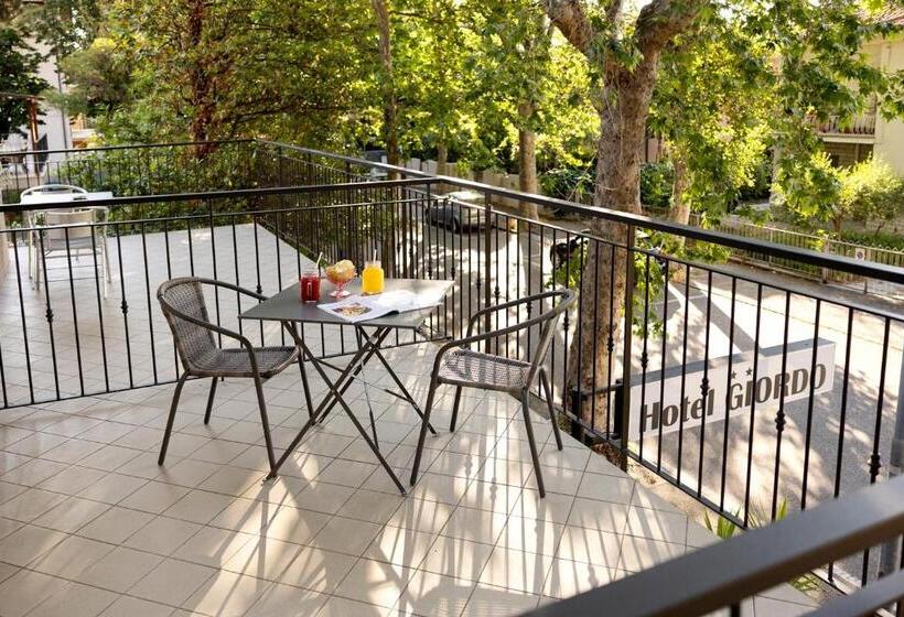 Трехместный Номер Стандарт с Балконом, Giordo