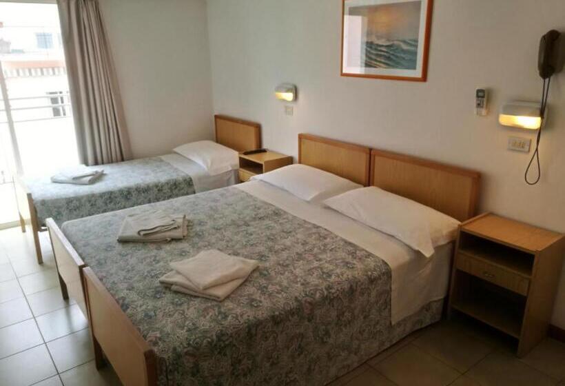 Трехместный Номер Стандарт с Балконом, Giordo