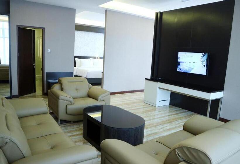 סוויטת ג'וניור, Grand Karlita Hotel Purwokerto