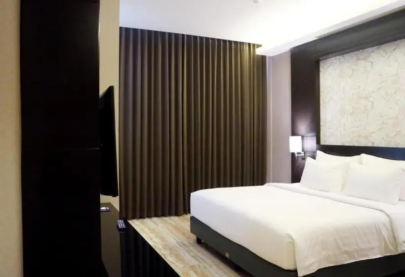 キングサイズベッドのスタンダードルーム, Grand Karlita Hotel Purwokerto
