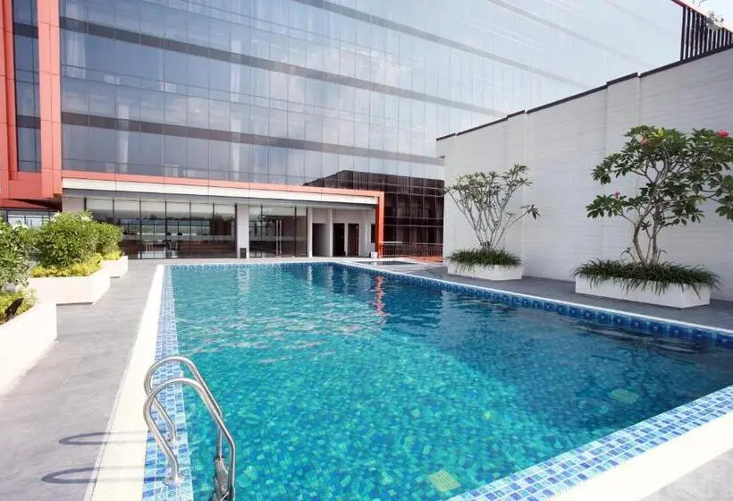 キングサイズベッドのスタンダードルーム, Grand Karlita Hotel Purwokerto
