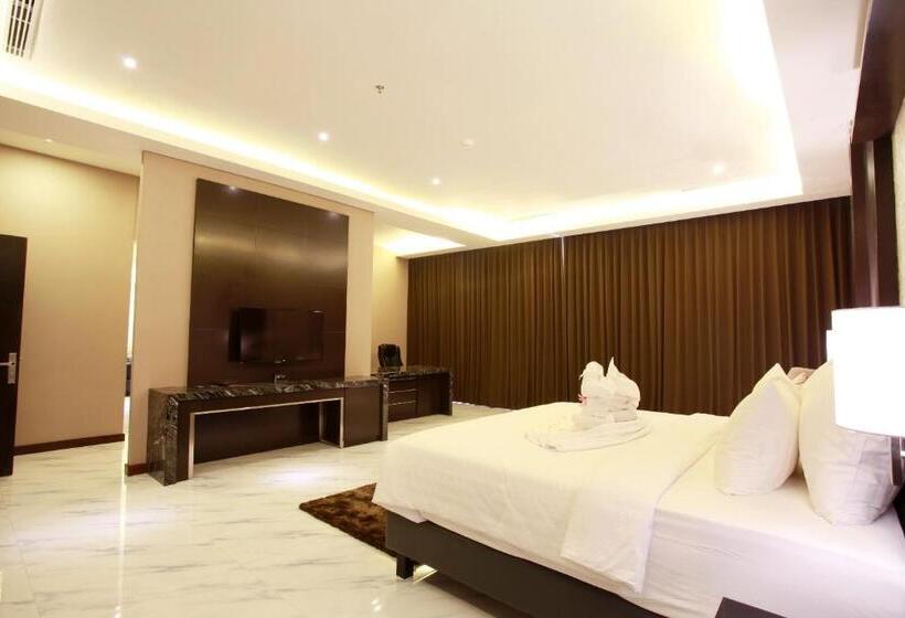 Президентский Люкс, Grand Karlita Hotel Purwokerto