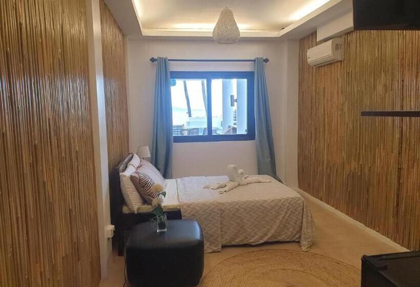 اتاق لوکس یک تخته, Veronicas Inn