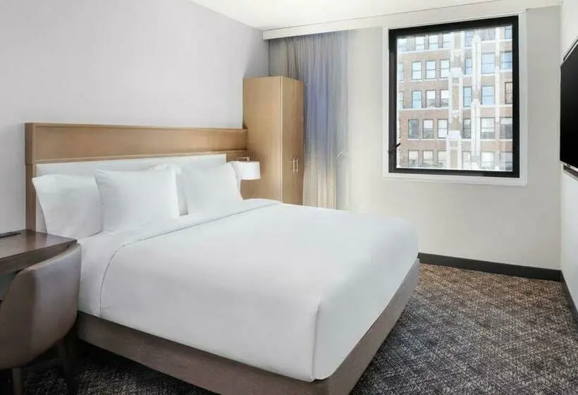 Standard-huone King-vuode, Doubletree By Hilton New York Times Square South