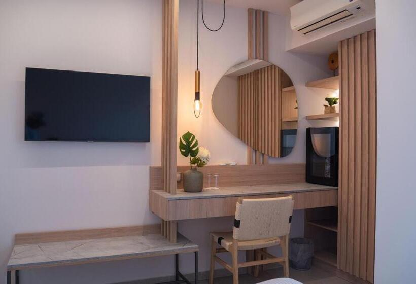 标准间带湖景, Paralimnio Suites