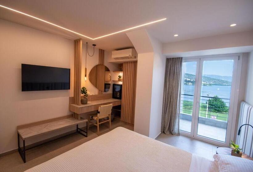 标准间带湖景, Paralimnio Suites