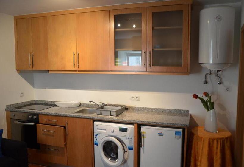 استودیوی استاندارد, Abade João