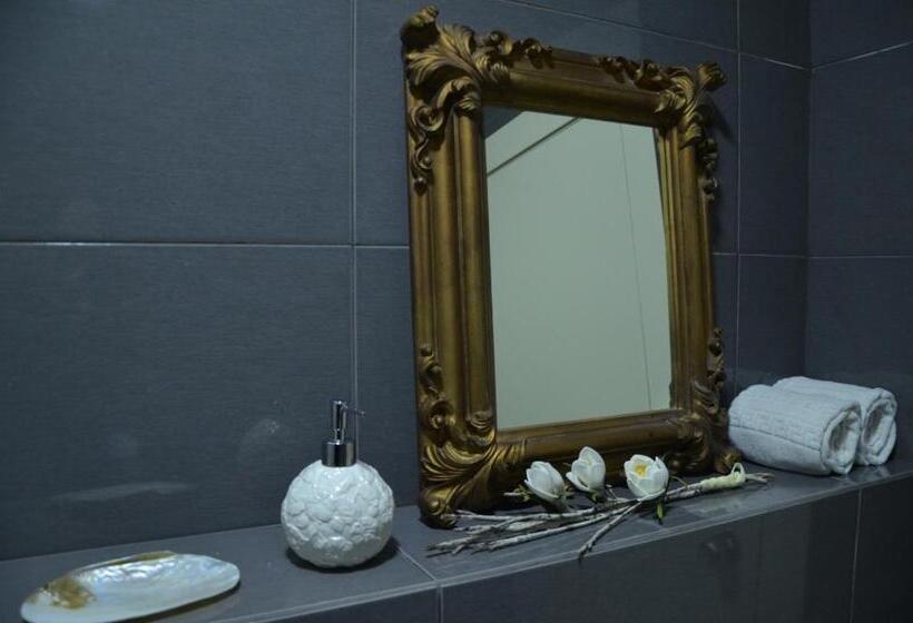 اتاق راحتی, Abade João