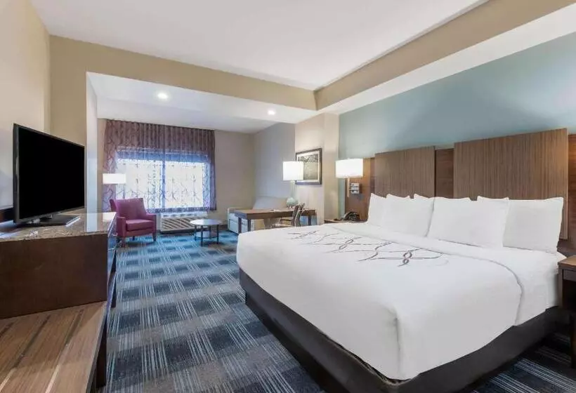 キングサイズベッドのエクゼクティブルーム, La Quinta By Wyndham Aberdeen Apg