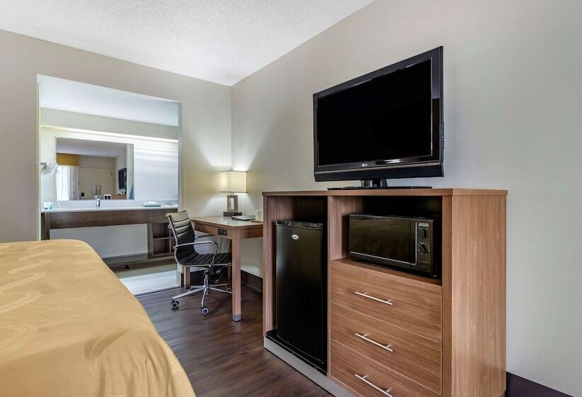 带2个双人床的标准工作室, Quality Inn Brunswick