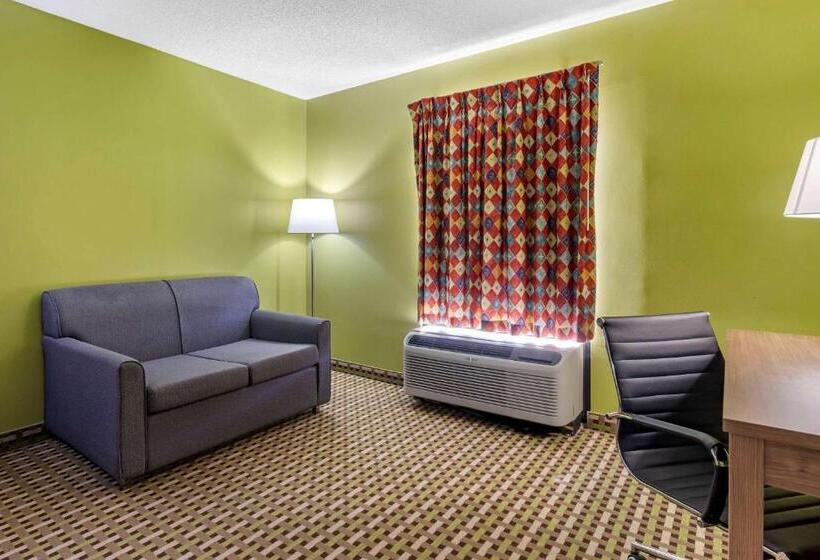 חדר סטנדרט עם מיטת קינג, Quality Inn Brunswick