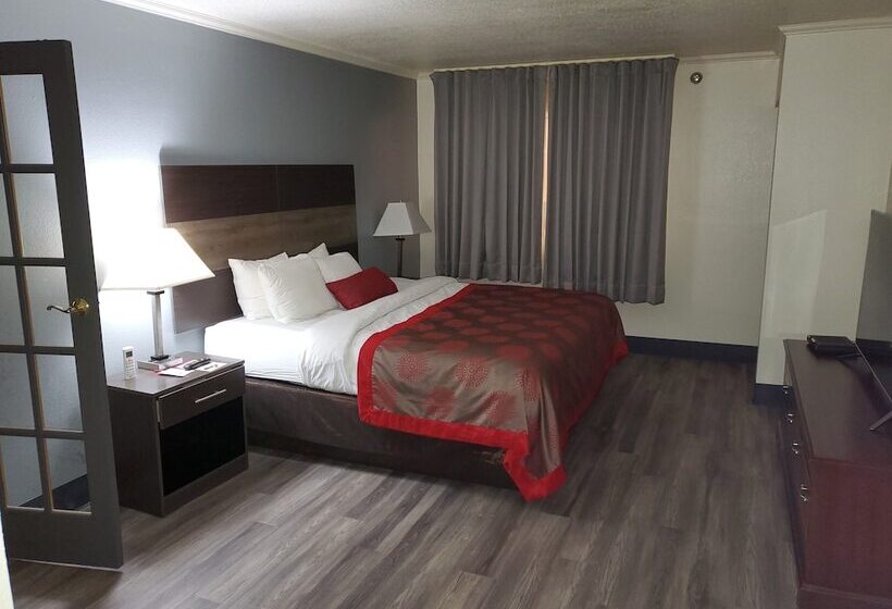 스위트 킹사이즈 침대, Ramada By Wyndham North Platte