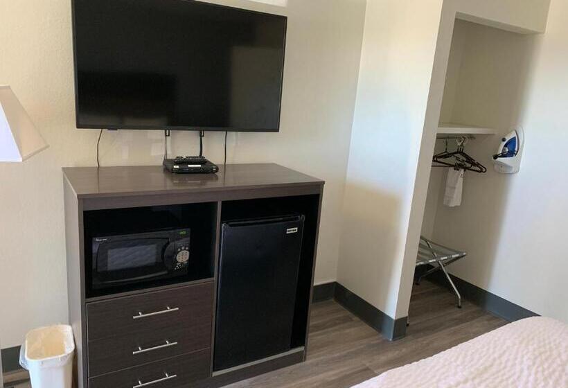 스탠다드 룸 킹사이즈 침대, Ramada By Wyndham North Platte