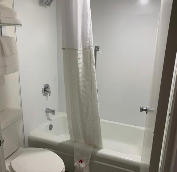 스위트 킹사이즈 침대, Ramada By Wyndham North Platte