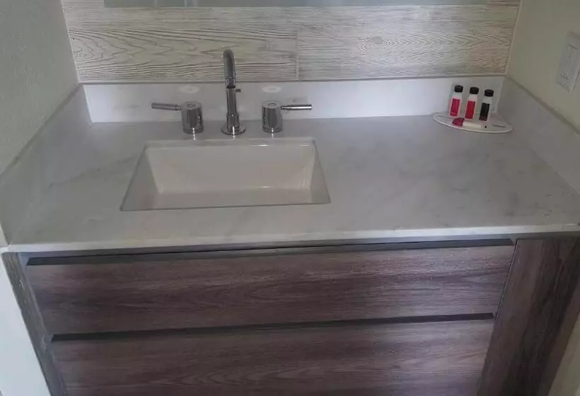 اتاق استاندارد, Ramada By Wyndham North Platte