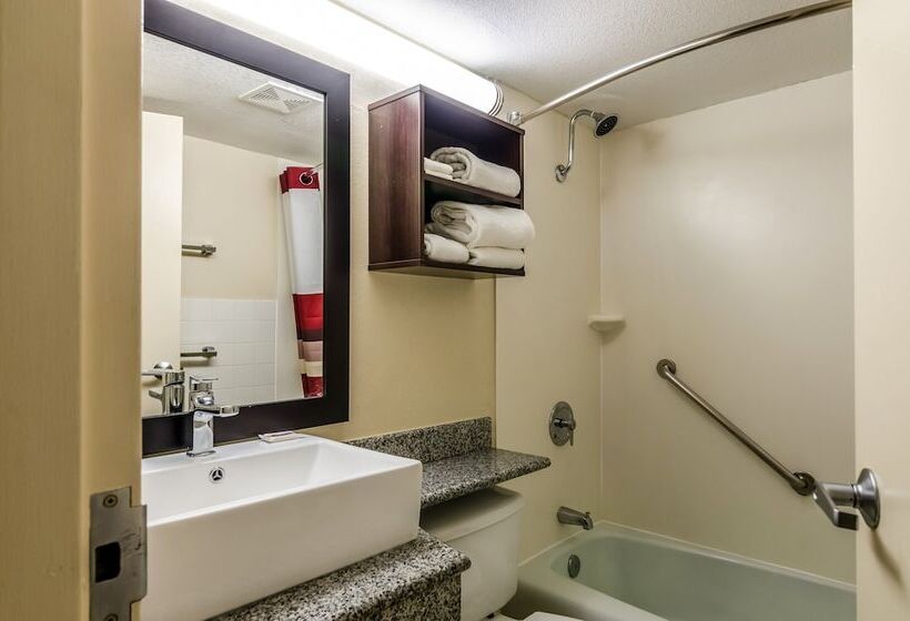 Люкс, Red Roof Inn Plus+ Wichita East