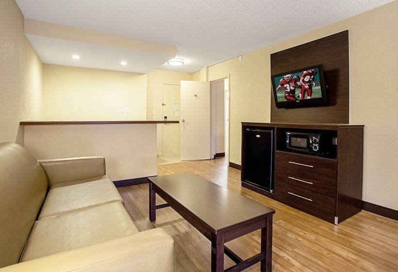 Люкс 2 Спальни, Red Roof Inn Plus+ Wichita East