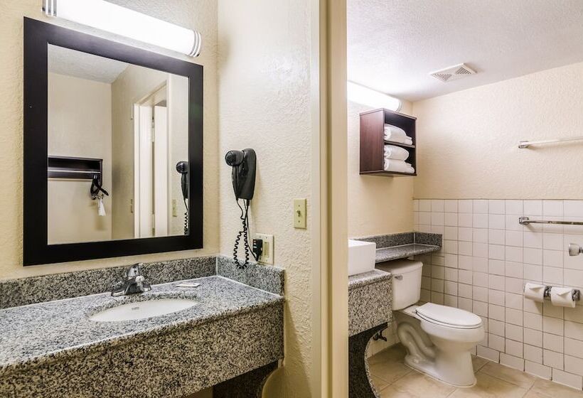 اتاق پرمیوم, Red Roof Inn Plus+ Wichita East