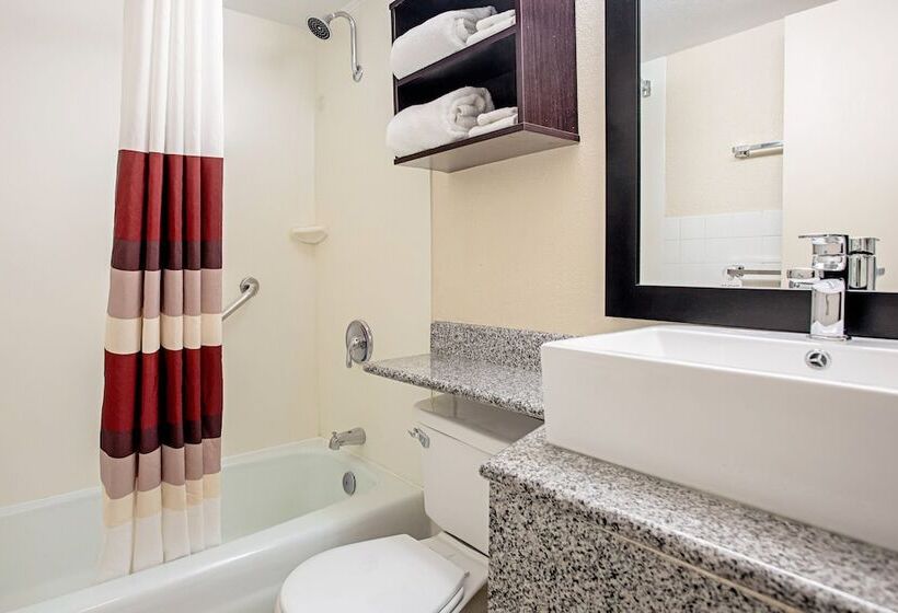 Номер Премиум, Red Roof Inn Plus+ Wichita East