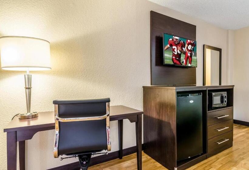 سوئیت با تخت بزرگ, Red Roof Inn Plus+ Wichita East