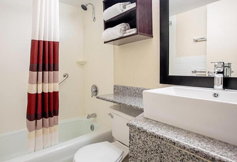 Номер Премиум, Red Roof Inn Plus+ Wichita East