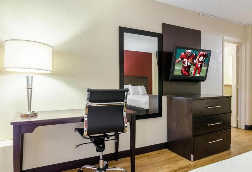 Номер Deluxe Кровать Кинг, Red Roof Inn Plus+ Wichita East