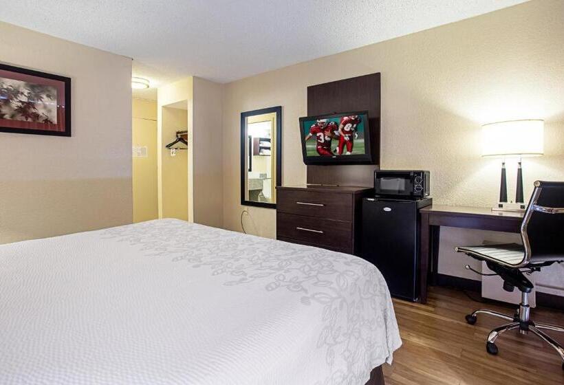 Номер Deluxe Кровать Кинг, Red Roof Inn Plus+ Wichita East