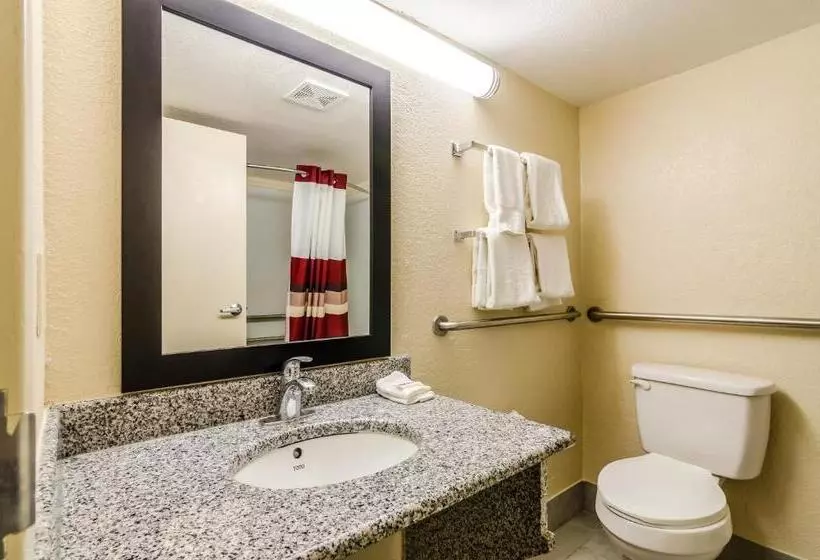 اتاق استاندارد برای معلولان, Red Roof Inn Plus+ Wichita East