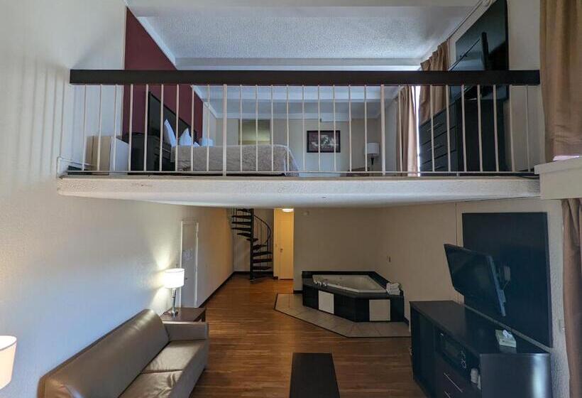 اتاق سوپریور با تخت بزرگ, Red Roof Inn Plus+ Wichita East