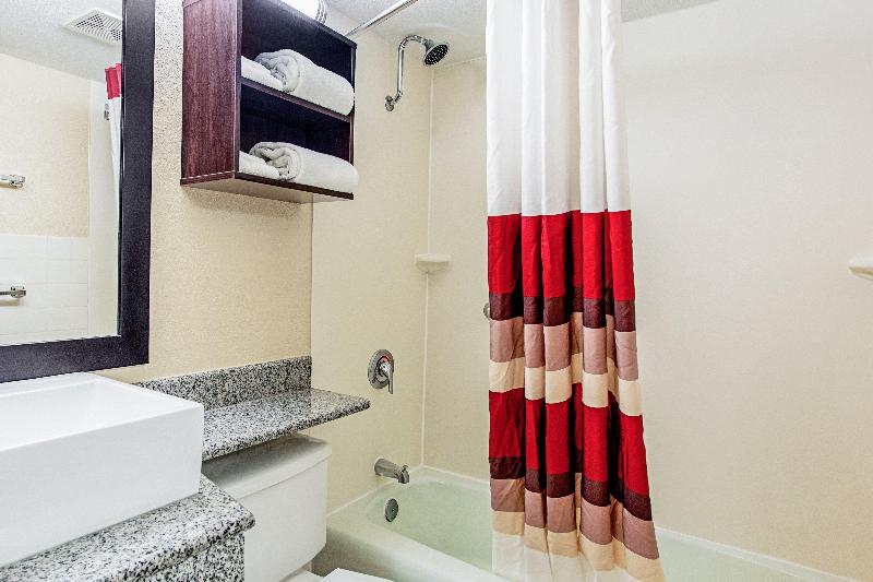 Номер Superior Кровать Кинг, Red Roof Inn Plus+ Wichita East