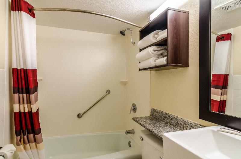 Номер Deluxe Кровать Кинг, Red Roof Inn Plus+ Wichita East