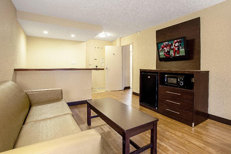 Люкс 2 Спальни, Red Roof Inn Plus+ Wichita East